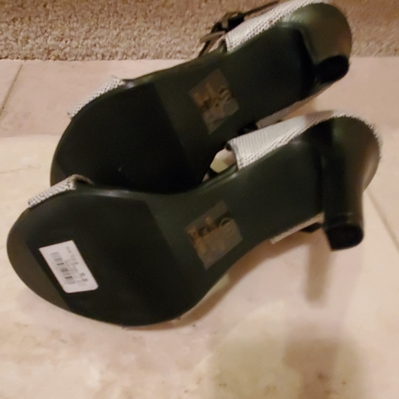 Charlotte  Russe Black and White Heels - Picture 4 of 4